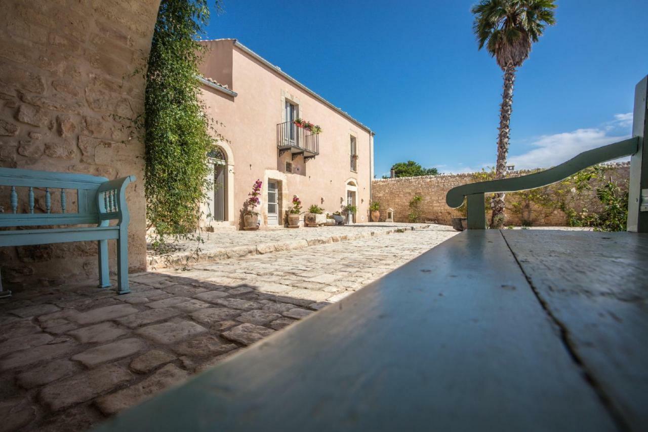 Hostal Terre Di Cavalusi Relais Donnafugata Exterior foto