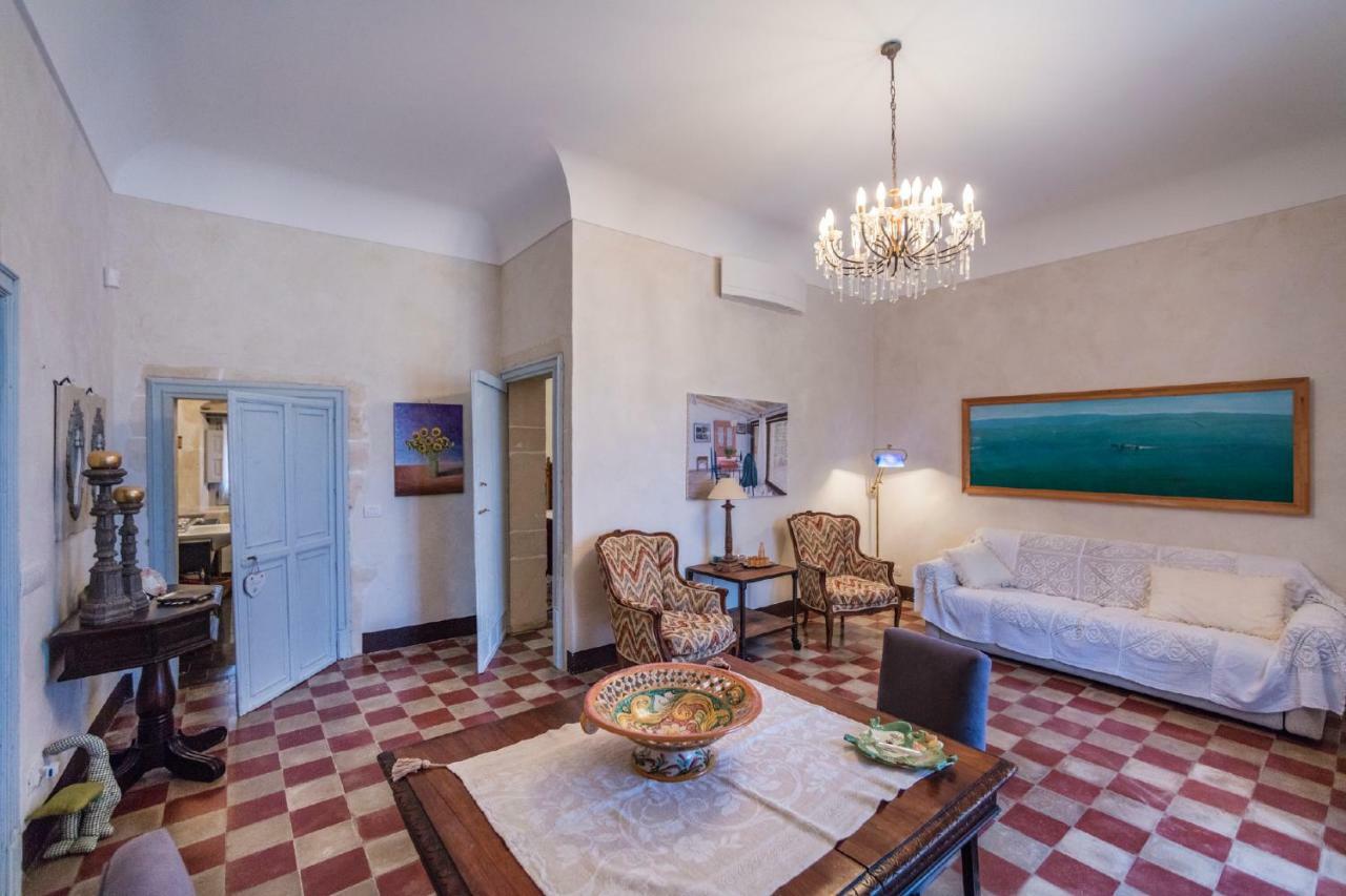 Hostal Terre Di Cavalusi Relais Donnafugata Exterior foto