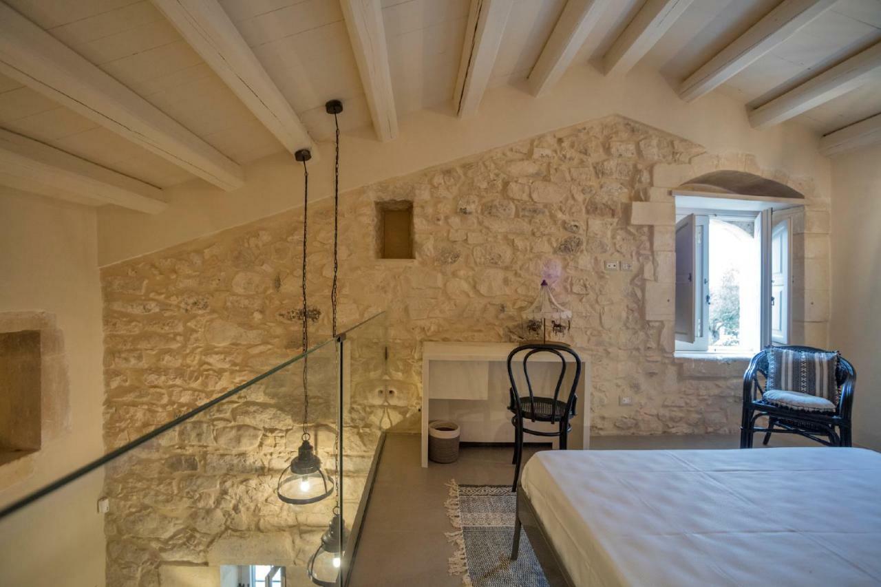 Hostal Terre Di Cavalusi Relais Donnafugata Exterior foto